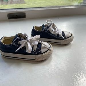 Gently used toddler Converse sneakers in Navy. Size 4